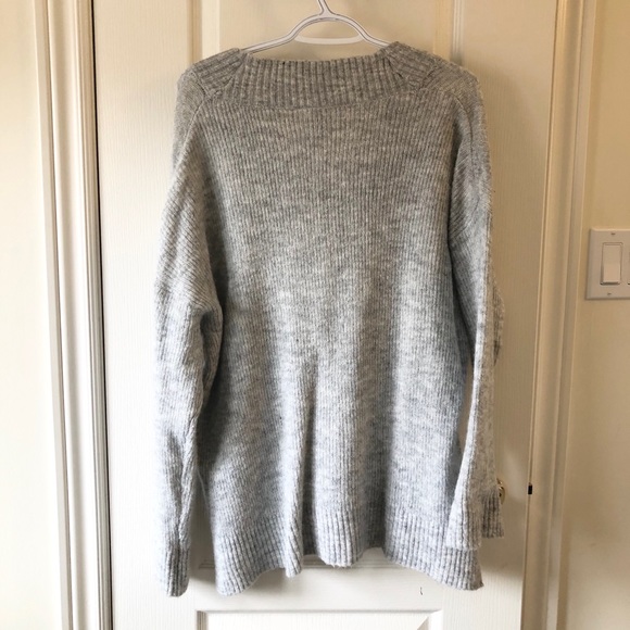 H&M sweater - Picture 2 of 2